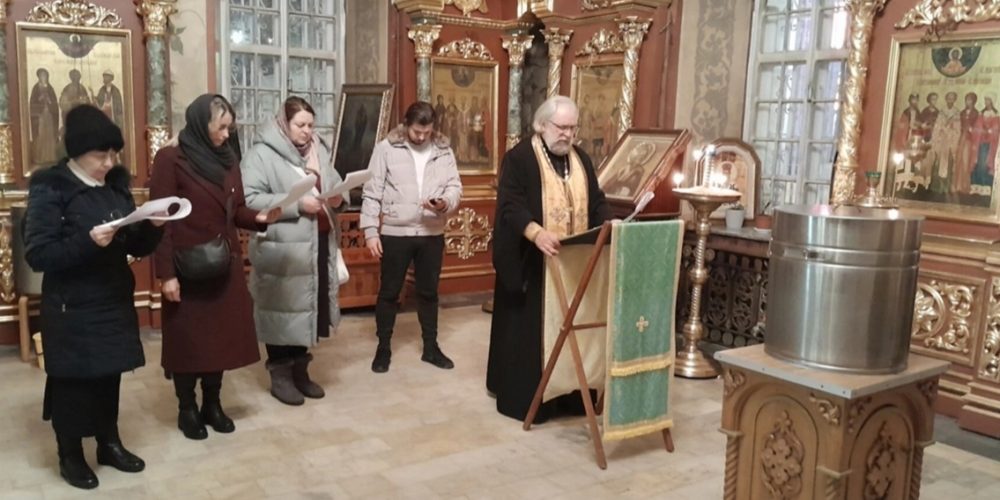 Уличная миссия и молебен о заблудших