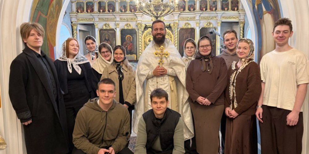 Миссионерские дежурства и экскурсии, миссия через СМИ, катехизация и посткатехизация