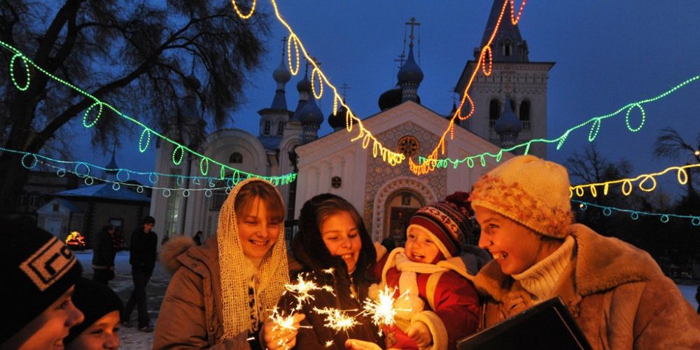 Православные по всему миру празднуют Рождество Христово
