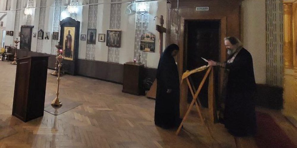 Монахини и послушницы из Конго на послушании в Москве