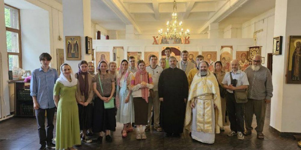 Уличная просветительская акция в центре Москвы