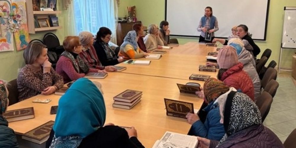 В Рославльской епархии стартовала Патриаршая программа «Исследуйте Писания»