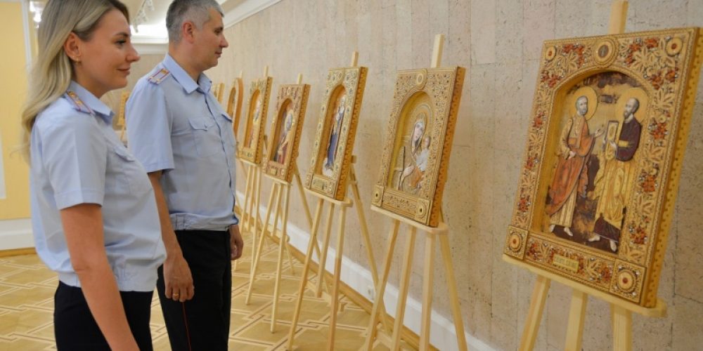 Выставка: Небесные покровители Армии и Флота