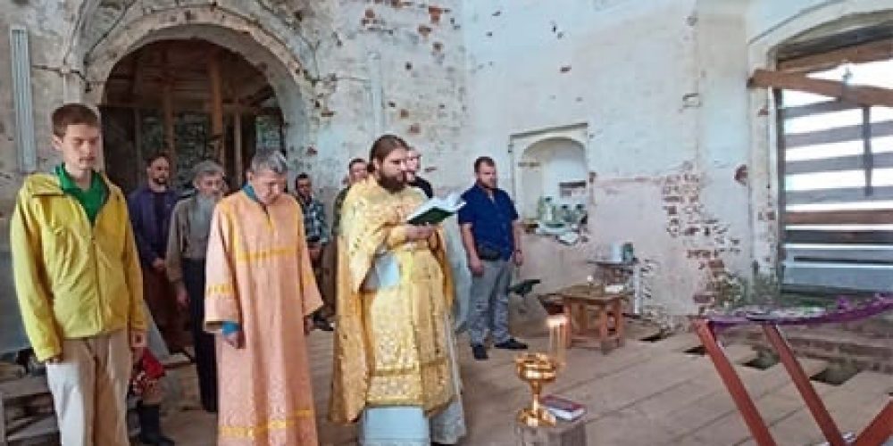 Волонтёры «Жар птица» и храм Спаса Нерукотворного