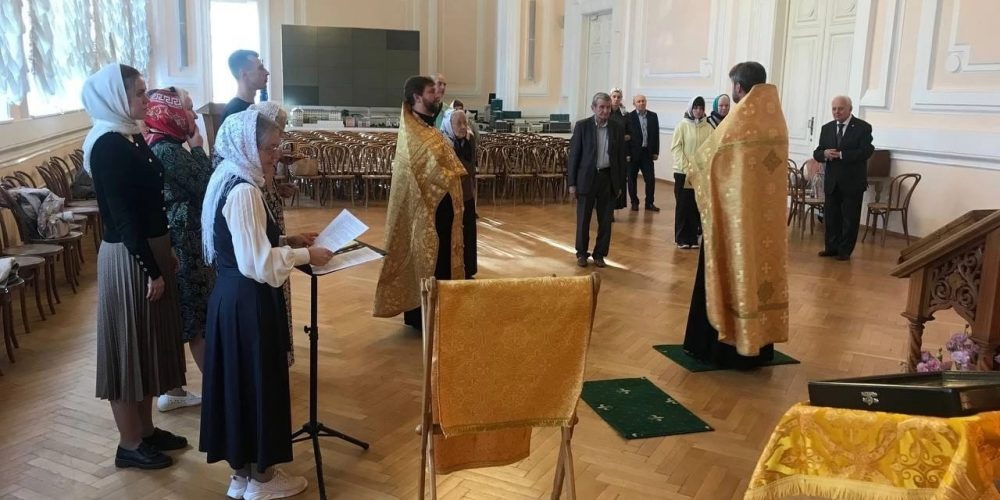 В Российском университете транспорта состоялся молебен перед началом учебного года.