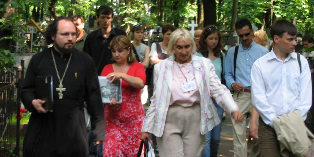 Миссионерская деятельность на кладбище. Это возможно