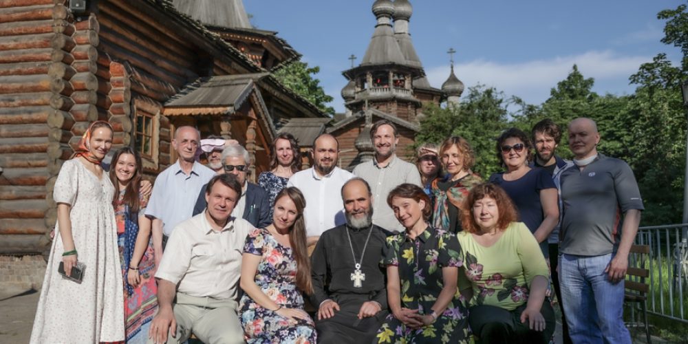 Выпускникам богословско-катехизаторских курсов Северного викариатства вручили дипломы