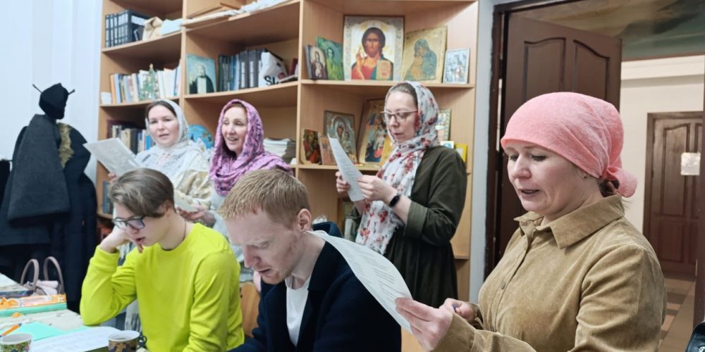 Молодежные библейские уроки в рамках Патриаршей программы