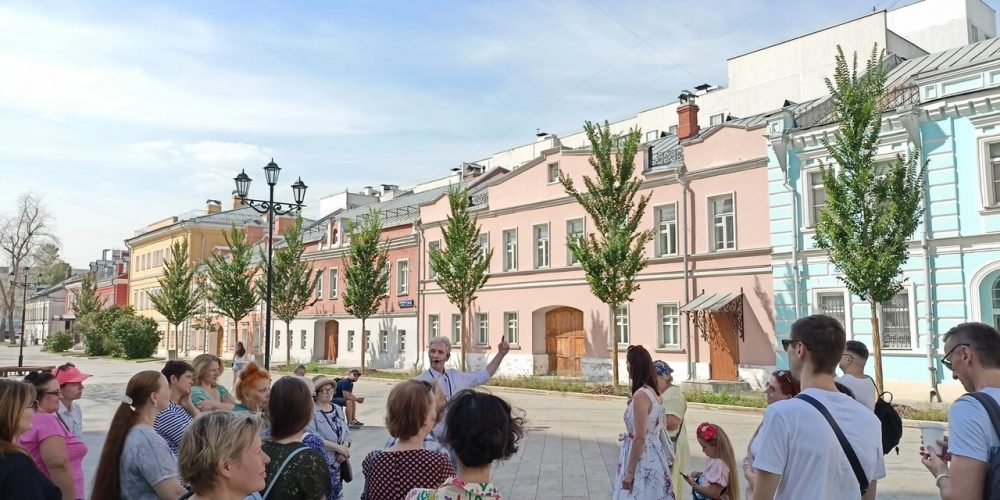 Экскурсия для прихожан и гостей подворья по историческим местам Москвы.