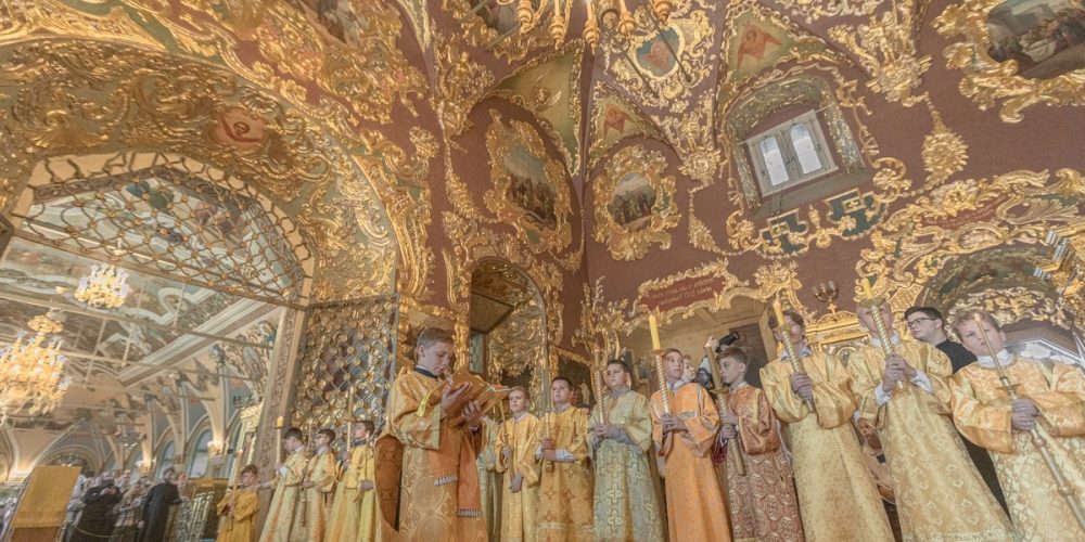 Детская литургия в Свято-Троицкой Сергиевой лавре