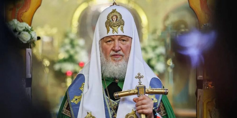 Патриарх Кирилл пожелал идти по жизненному пути с верой в Бога