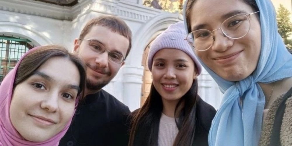 Филиппинские студентки хотят учиться на регентов  в России